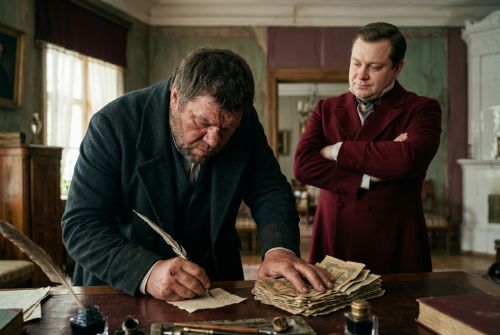 Собакевич пишет расписку, накрыв деньги рукой